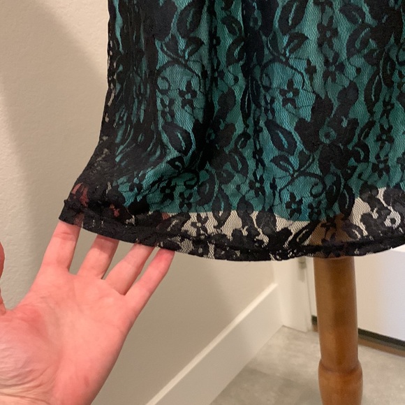 BeBop Lace Dress - Picture 12 of 15